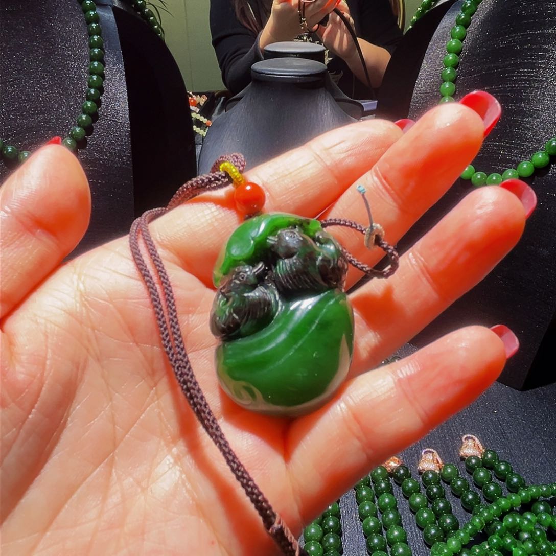 颈饰未镶嵌和田玉七***。