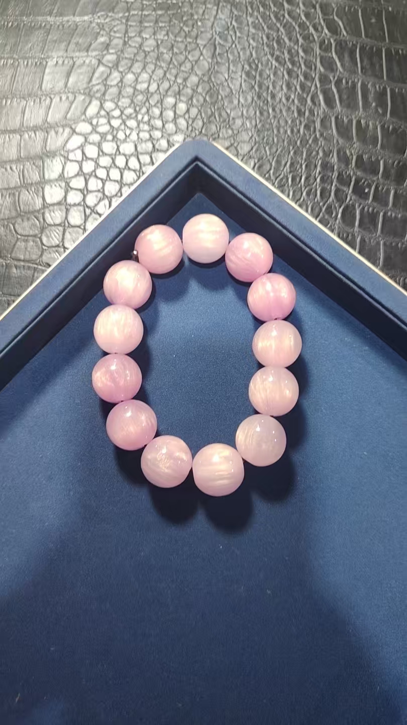 精品时尚龙血松手链六608