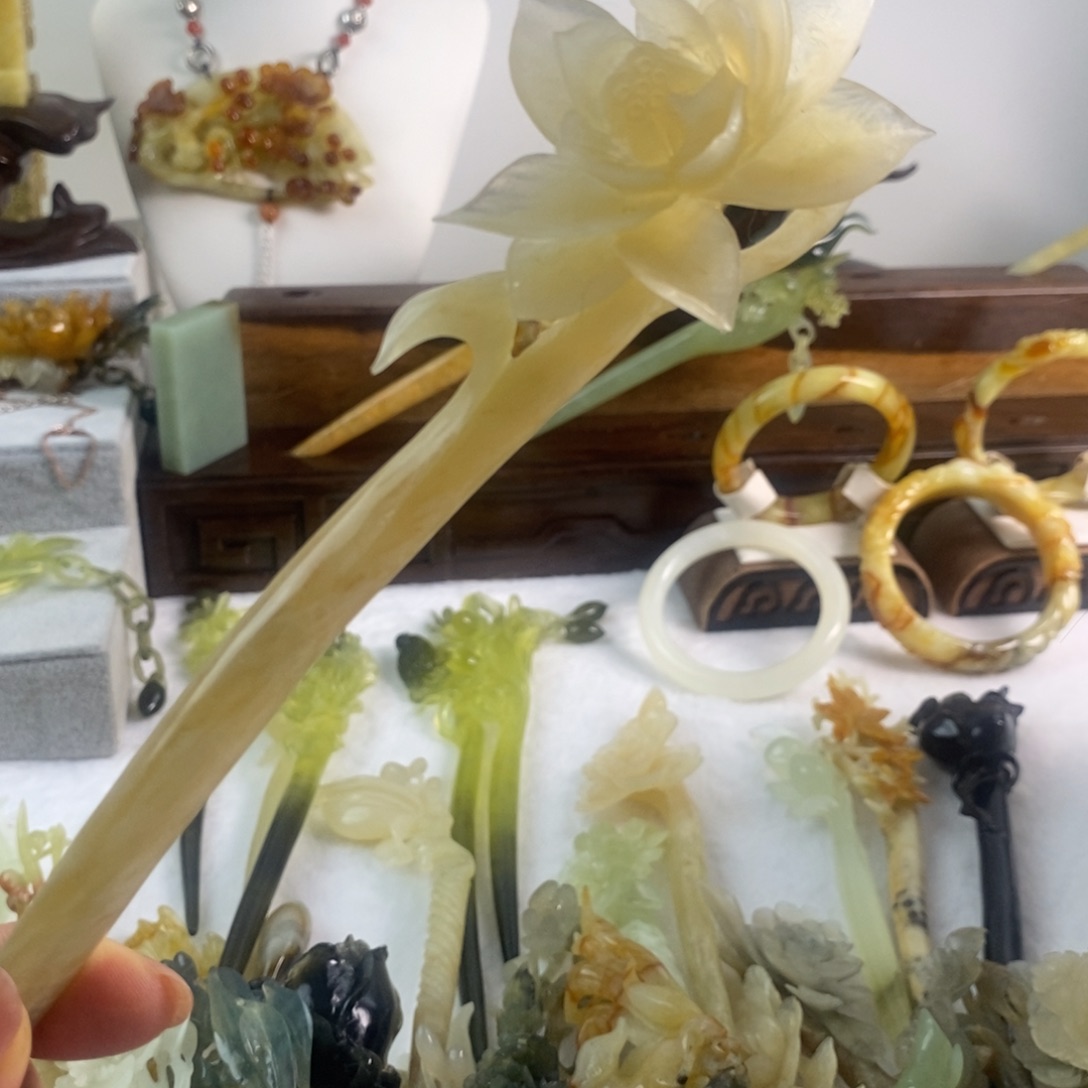 【闪购商品】蛇纹石玉合金发饰阳**?