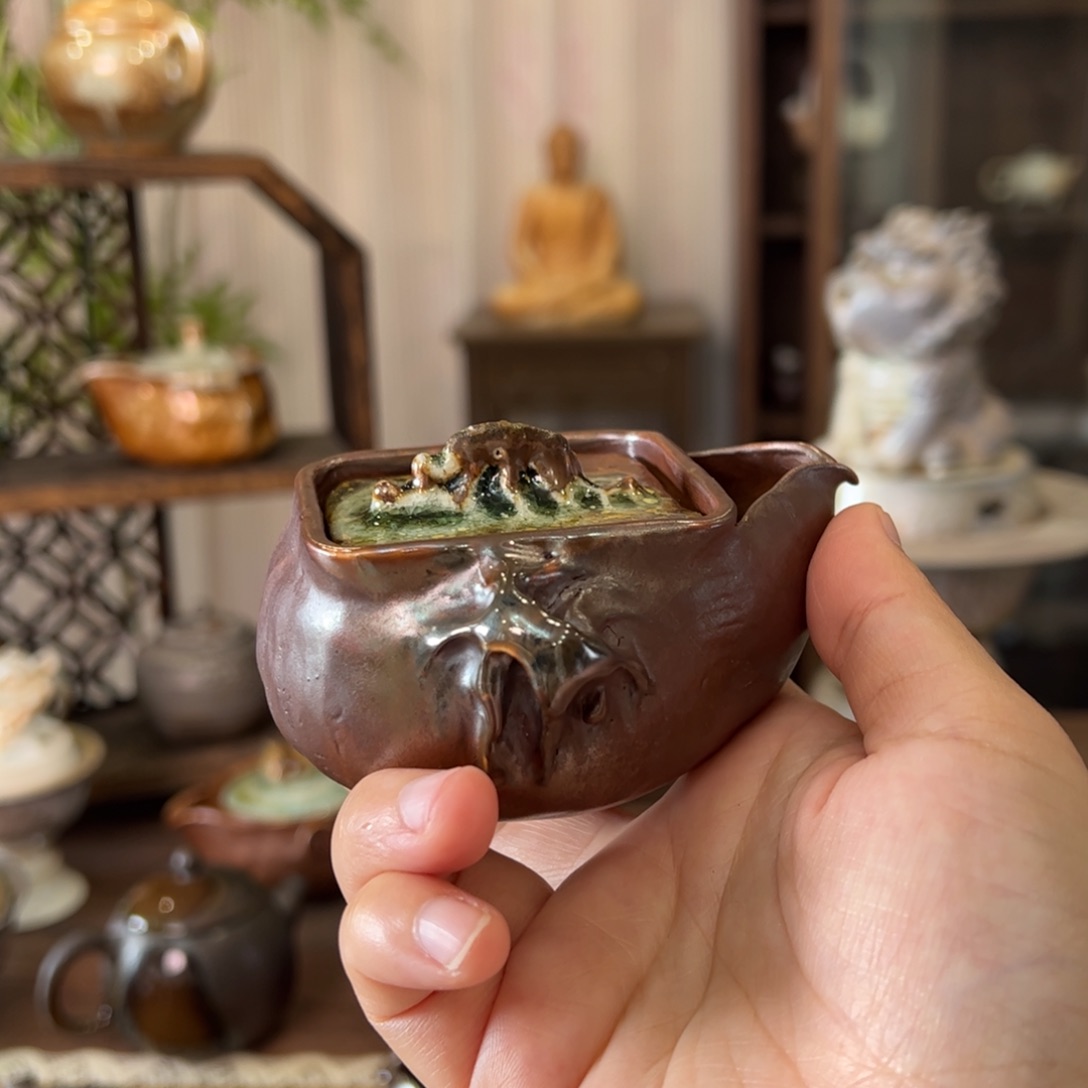 19太湖石手捏宝瓶精品