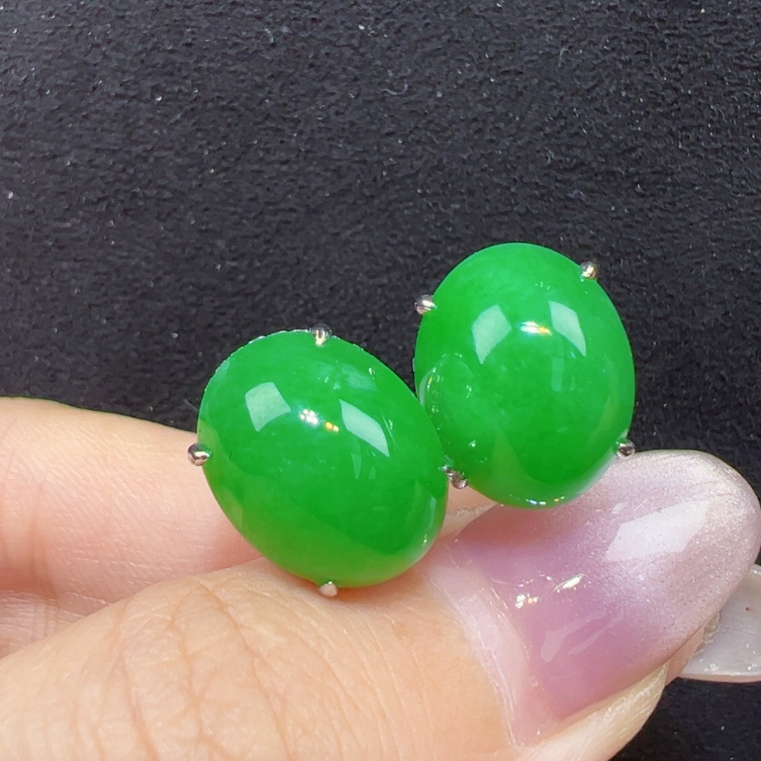 翡翠18K金镶嵌耳饰蛋面