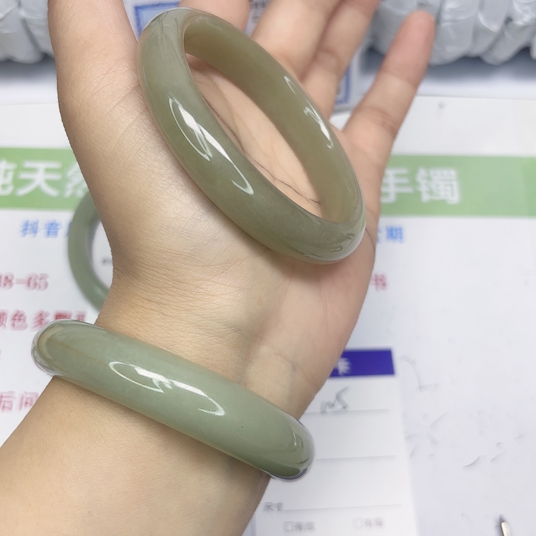 石英质玉未镶嵌手镯125/5859