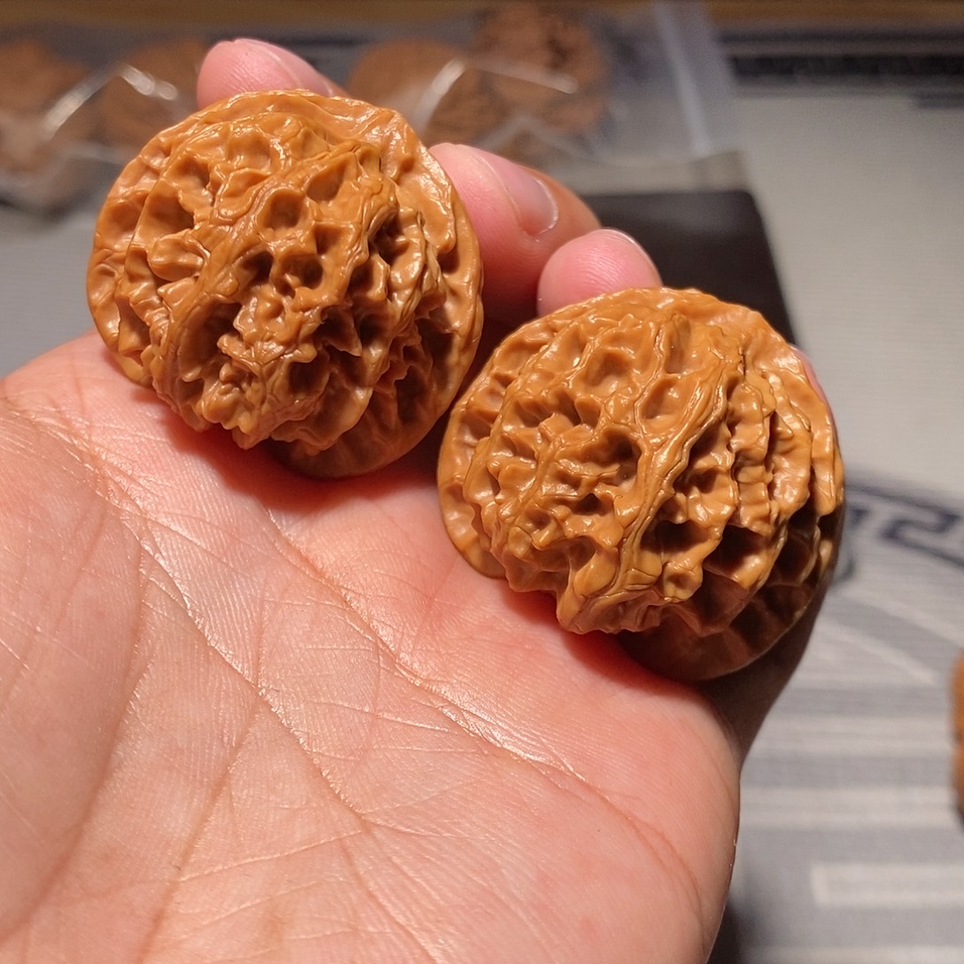 T***r把件文玩核桃088苹果园38尺