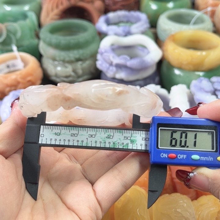 石英质玉手镯未镶嵌