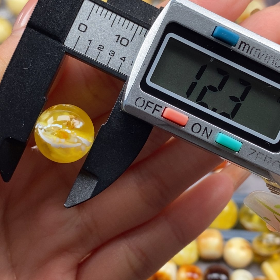 蜜蜡珠宝奇石未镶嵌