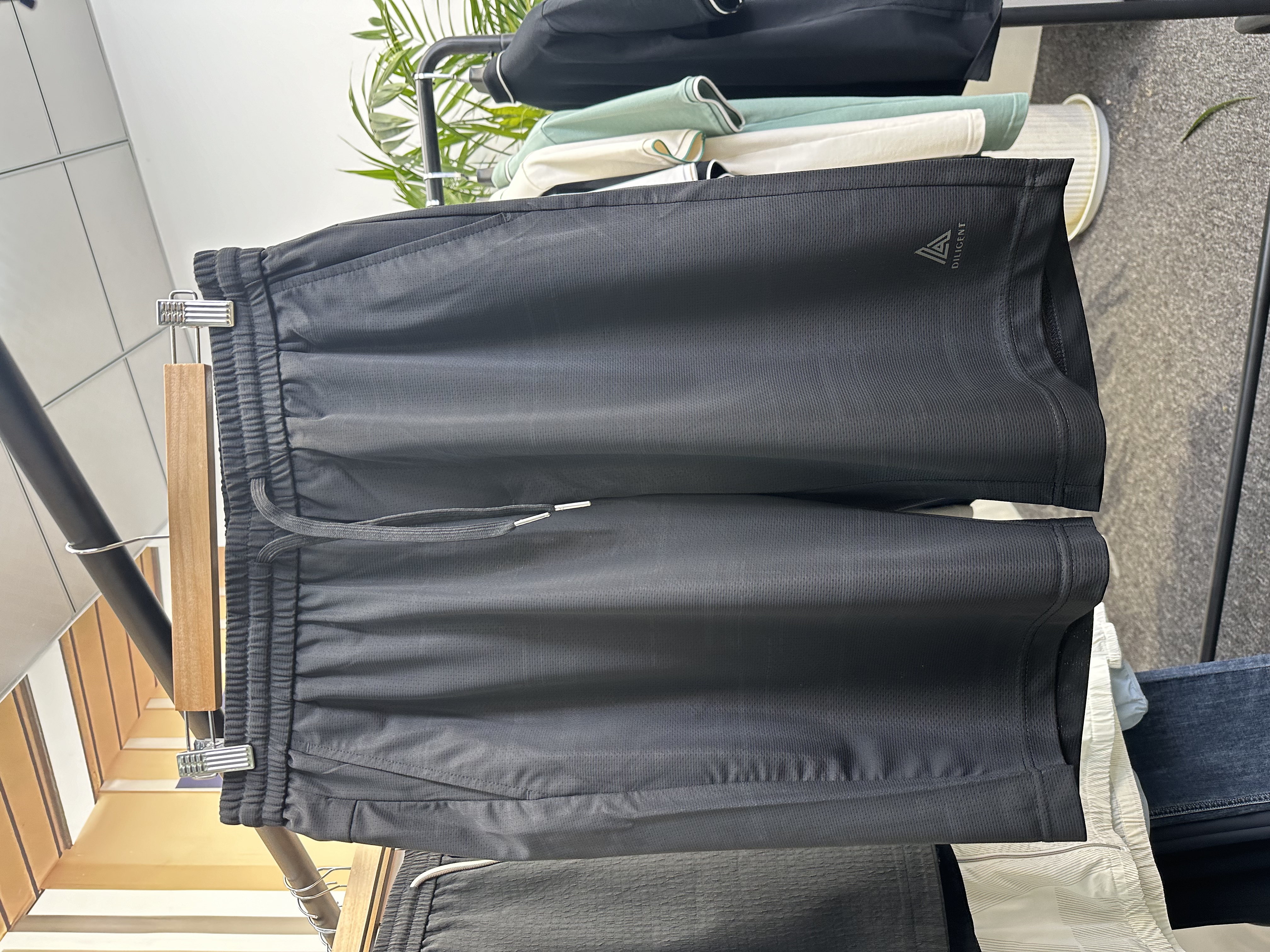 H家剪标薄款夏季短裤休闲裤五分简约宽松男装潮流透气高品质男款