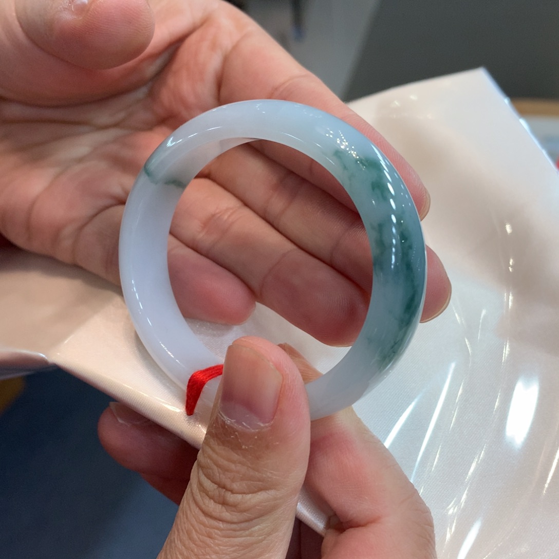 翡翠未镶嵌手镯手镯