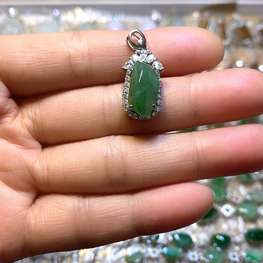 翡翠银S925镶嵌颈饰吊坠