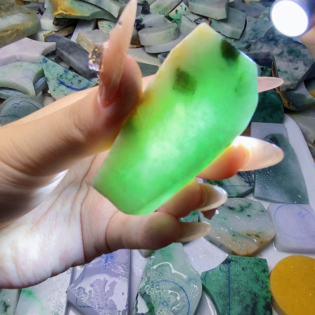 颈饰未镶嵌翡翠翡翠