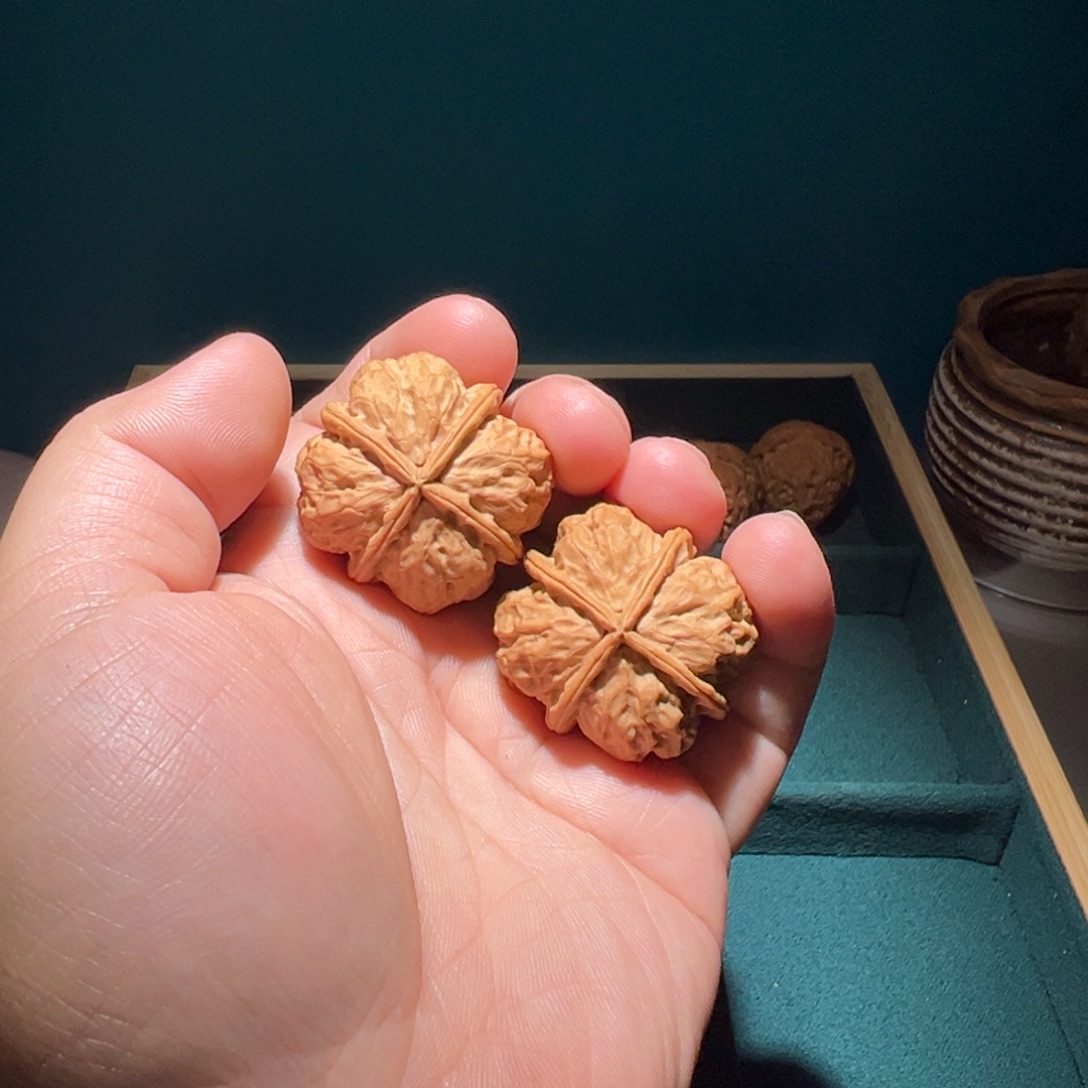 吊坠文玩核桃四棱豆腐块