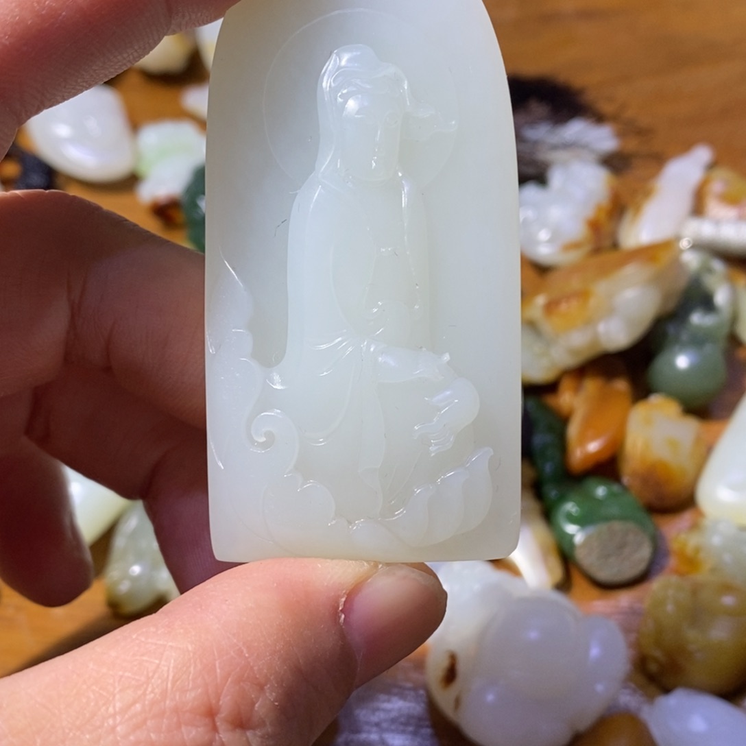 和田玉颈饰未镶嵌不***吗