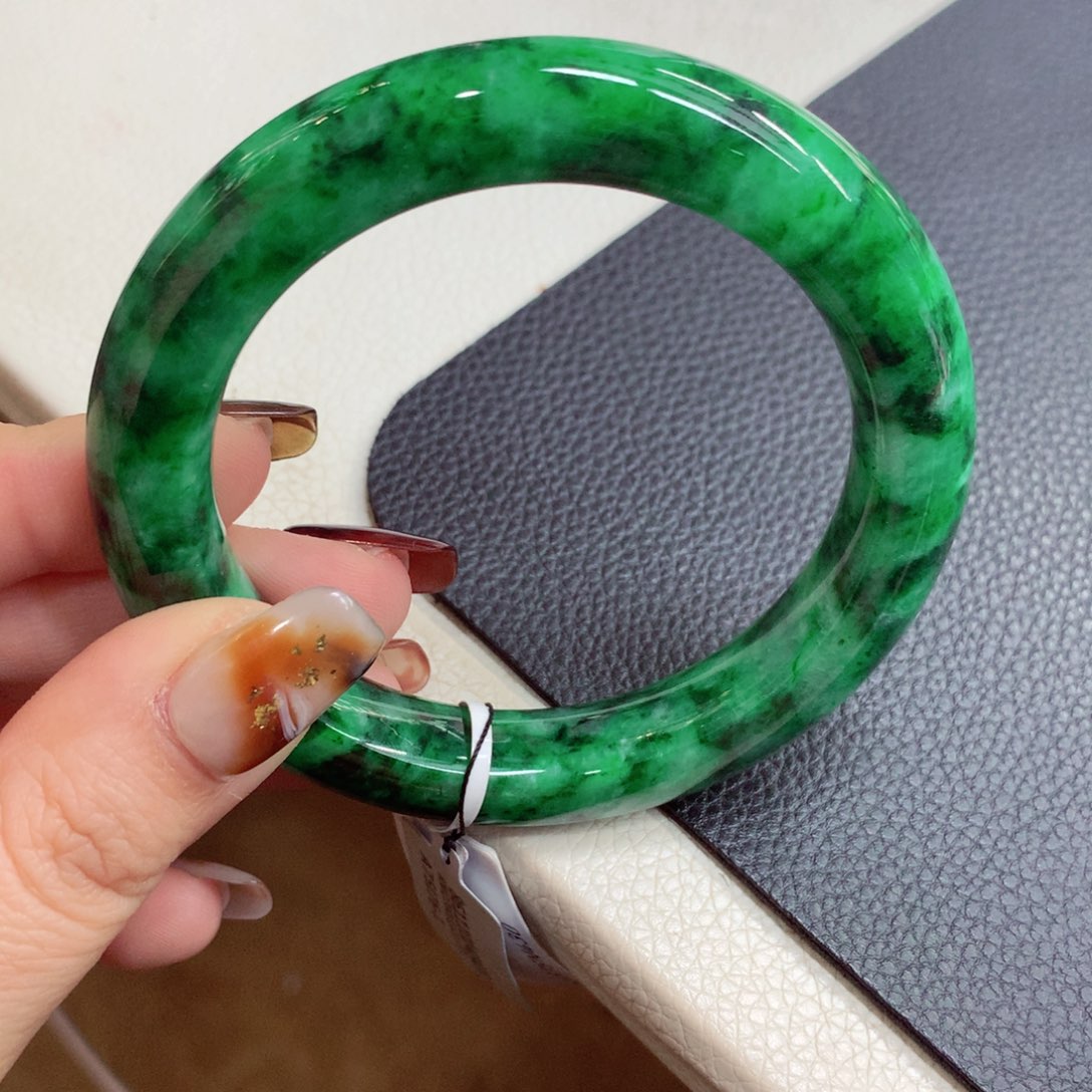 未镶嵌手镯翡翠缅甸