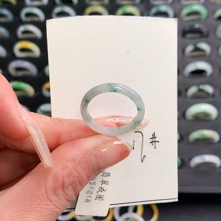 翡翠戒圈未镶嵌翡翠
