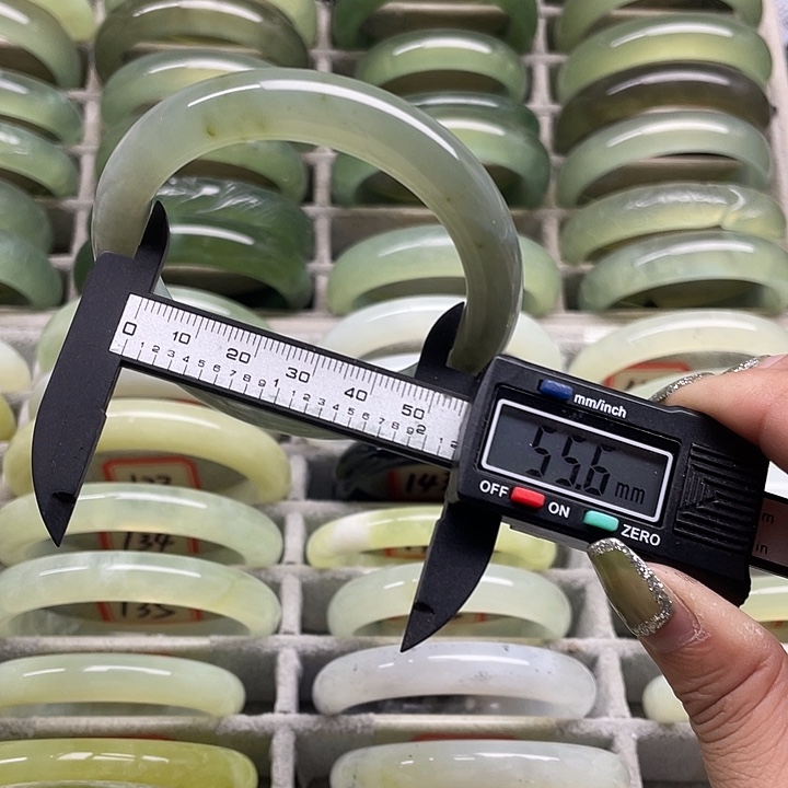 蛇纹石玉未镶嵌手镯157