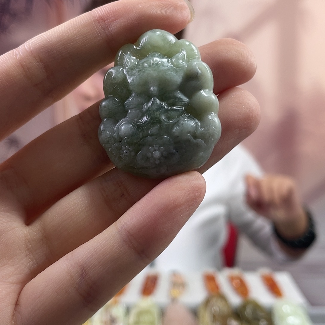 蛇纹石玉未镶嵌吊坠(赠链)