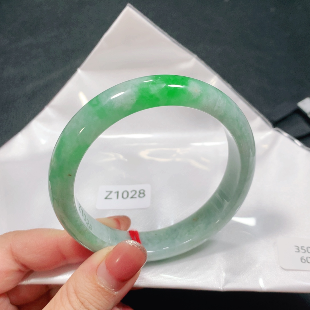 翡翠未镶嵌手镯冰润03