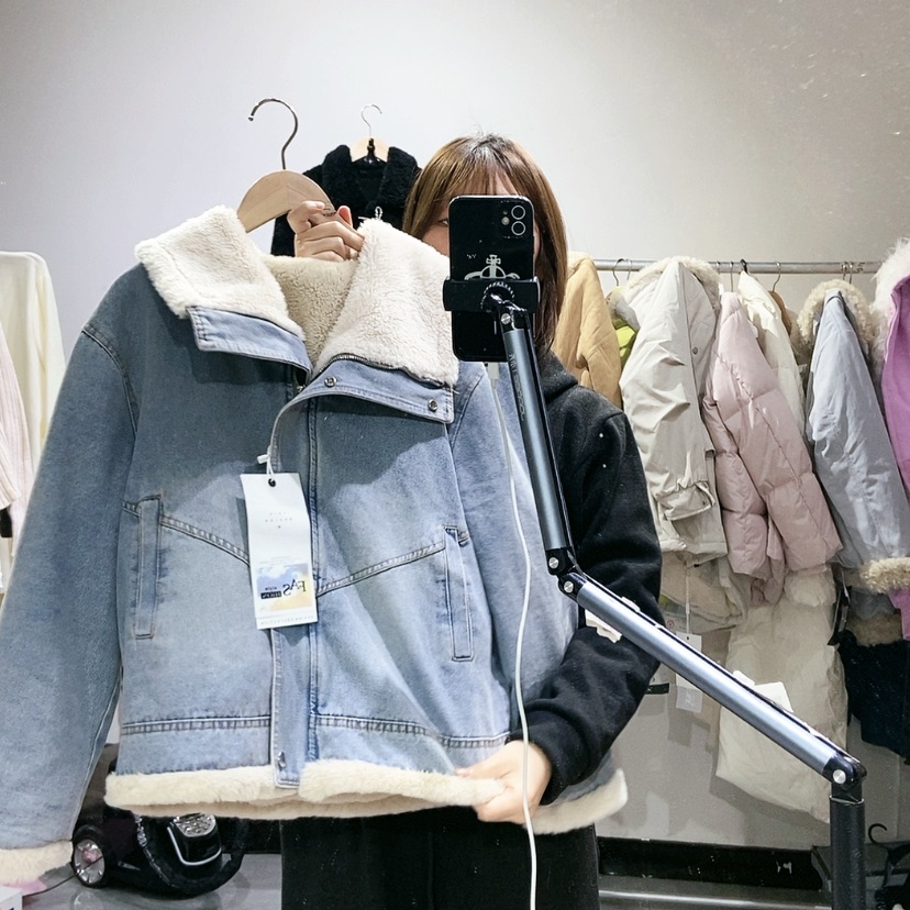 【闪购商品】蓝色外套