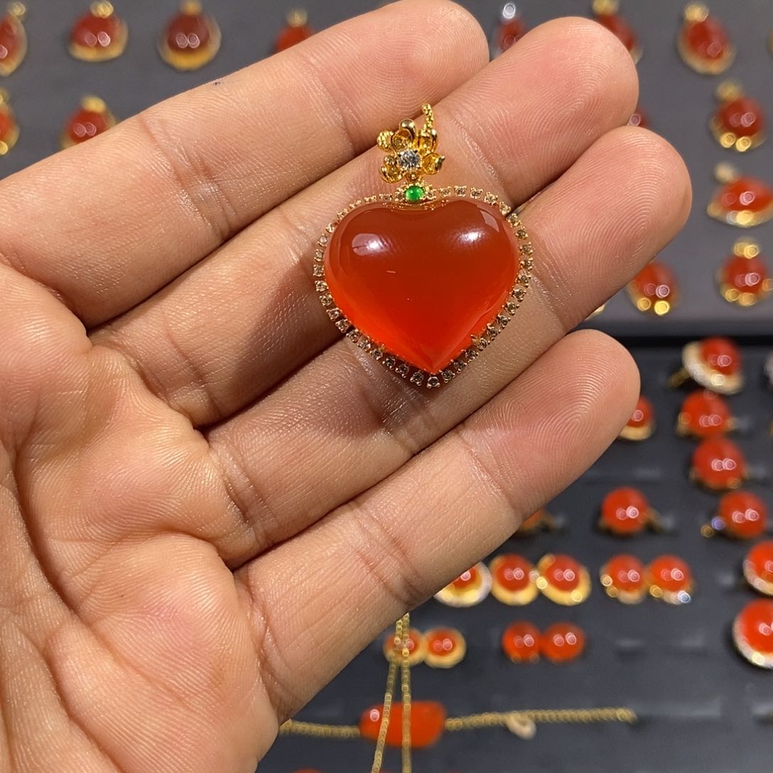 南红玛瑙吊坠(不含链)18K金镶嵌