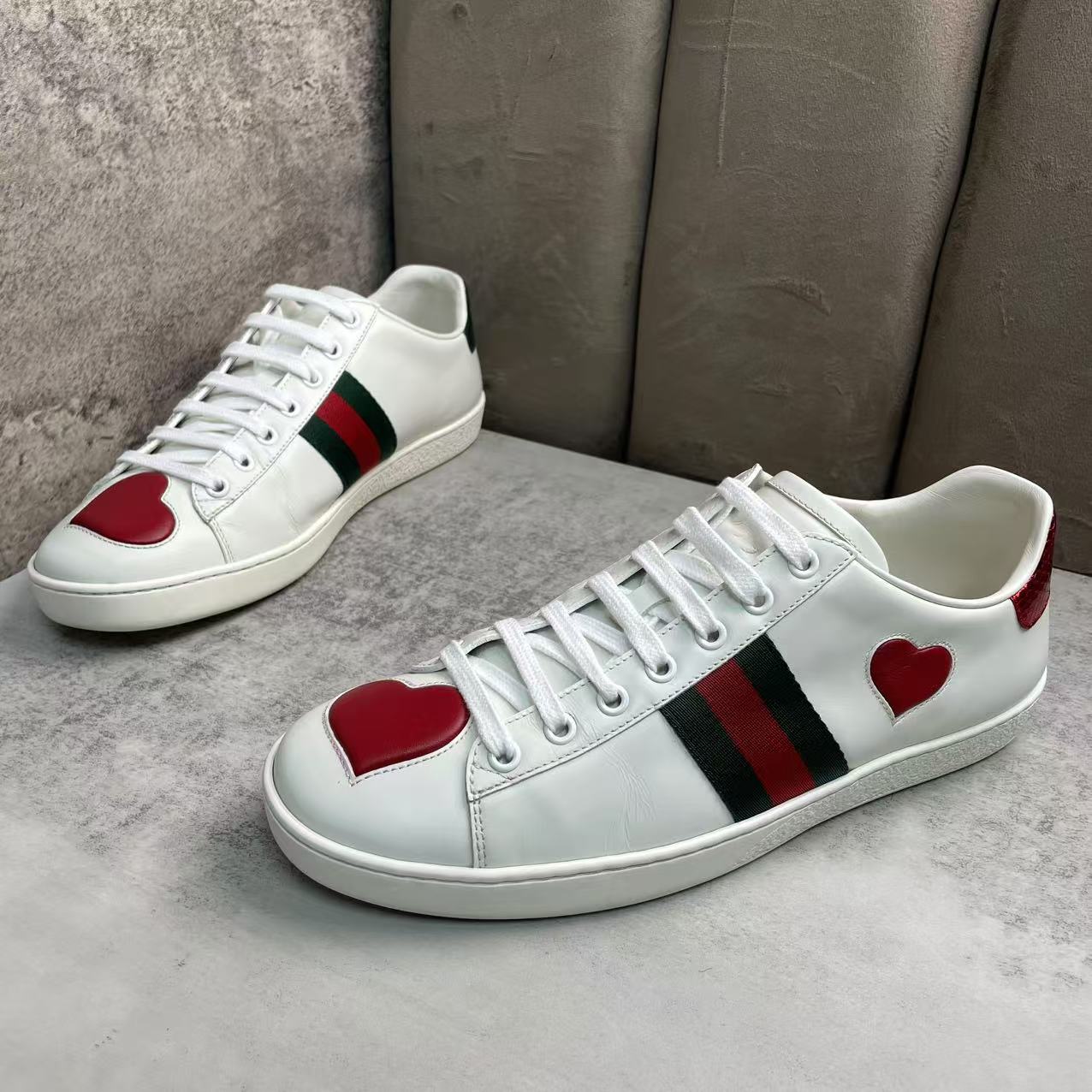 95新 GUCCI/古驰 白色皮革爱心印花时尚百搭低帮板鞋/40码