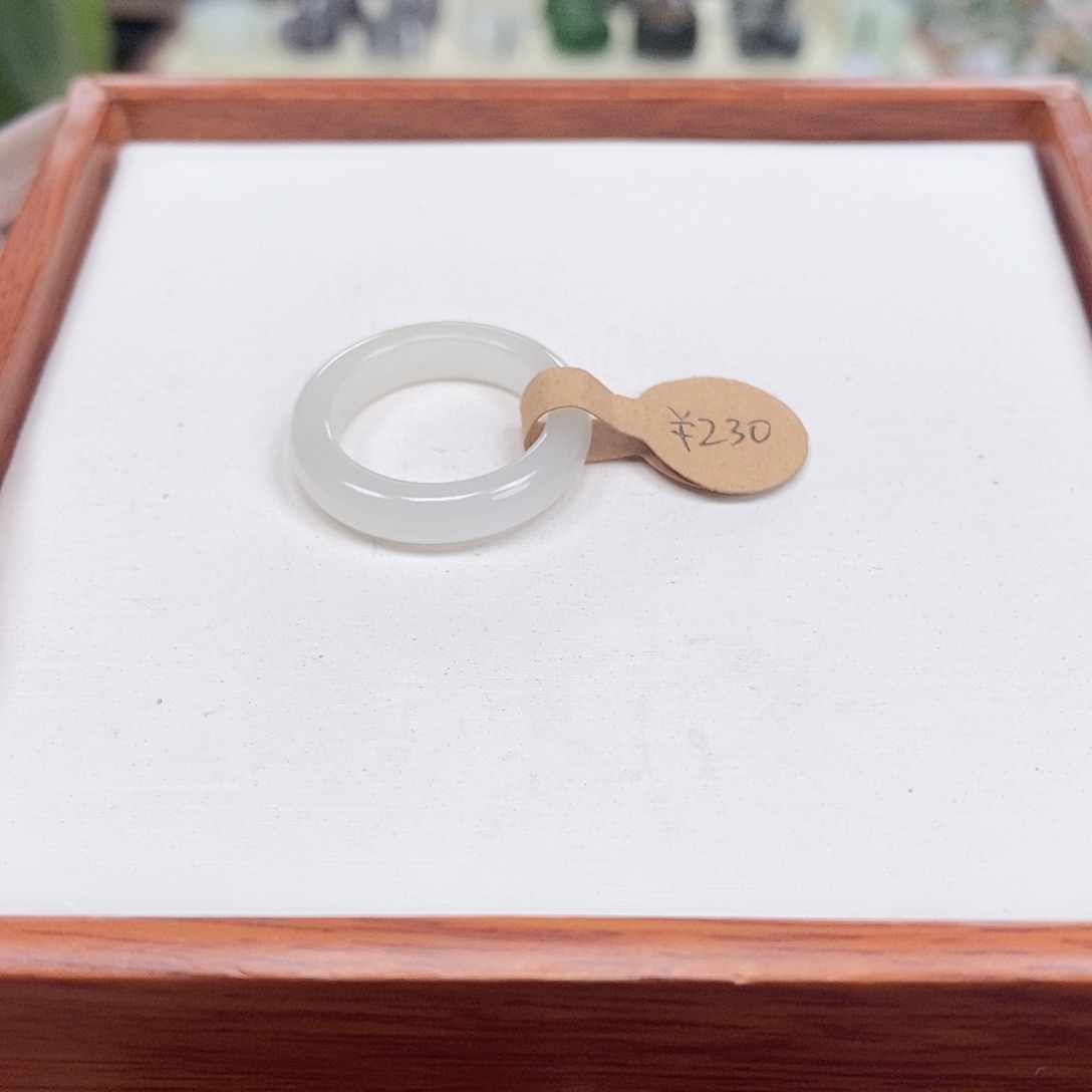 和田玉未镶嵌戒指白玉细条，16.7内径