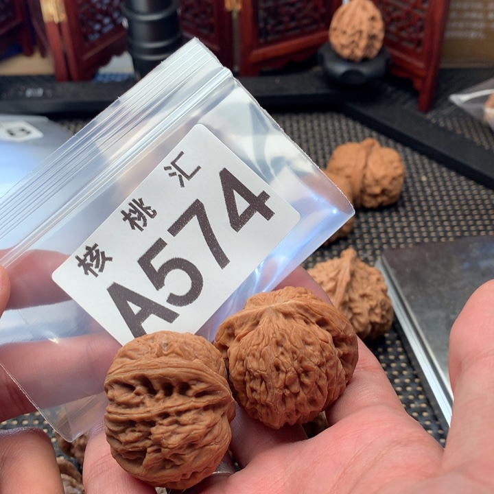 吊坠文玩核桃黑马