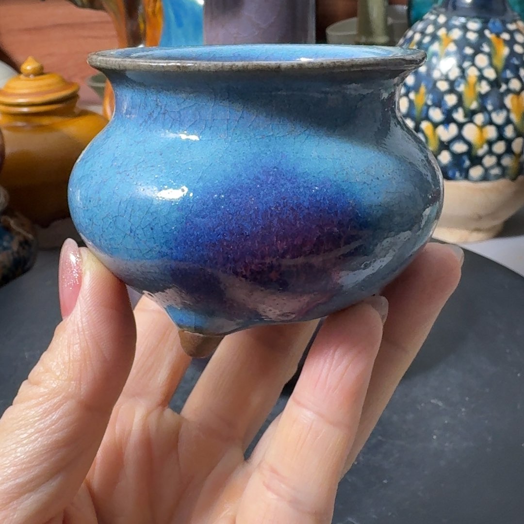 瓷片器形美观大方典雅