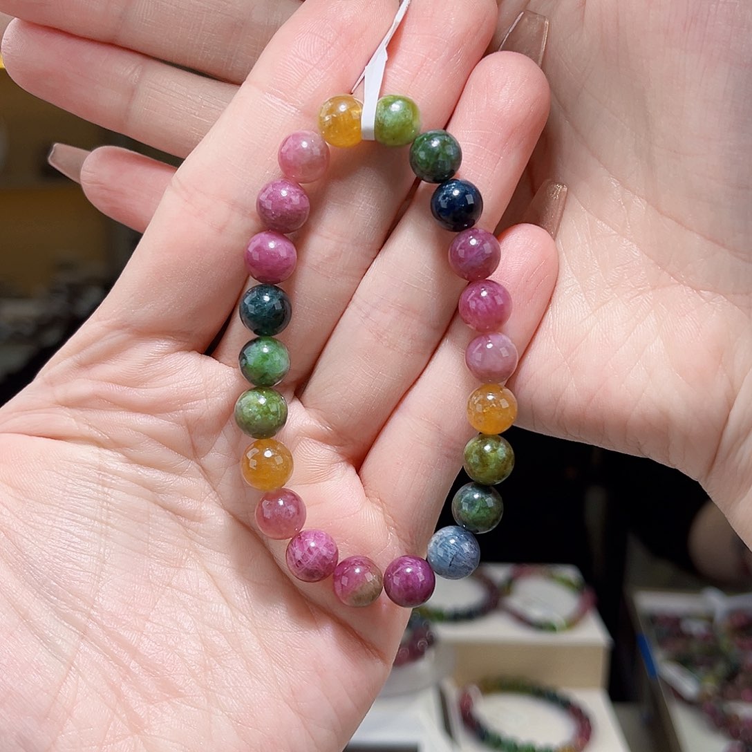 碧玺多样性发一件未镶嵌