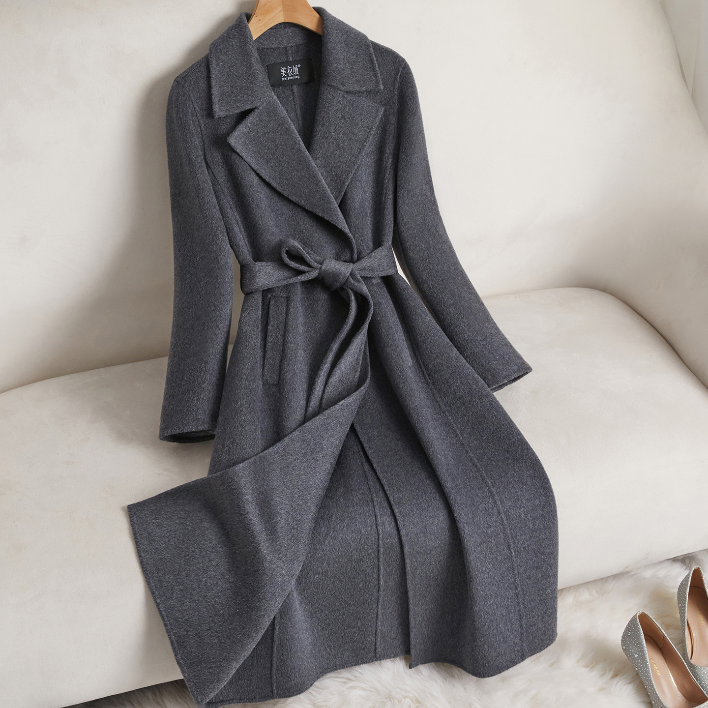 灰色双面羊绒大衣女中长款显瘦减龄高端赫本风正肩大衣女双面羊绒