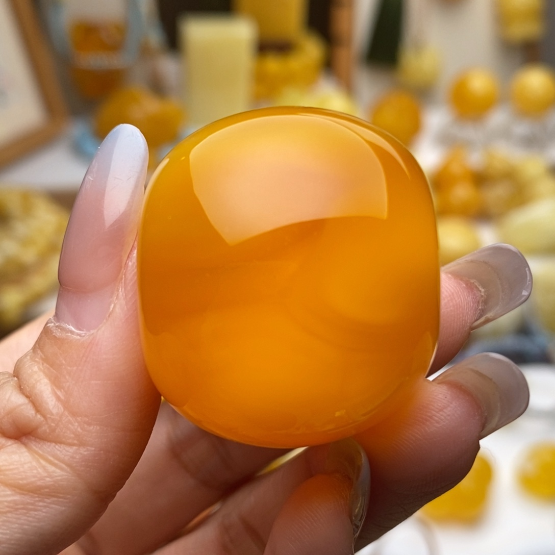 绿***饭蜜蜡未镶嵌颈饰枣珠