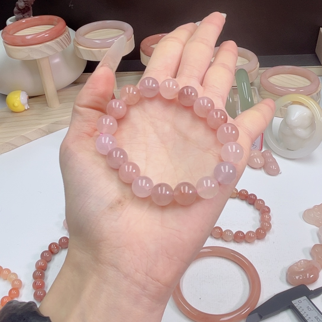 行***水石英质玉未镶嵌手镯