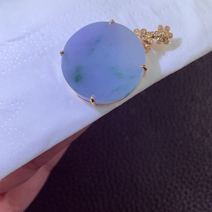 翡翠18K金镶嵌颈饰翡翠