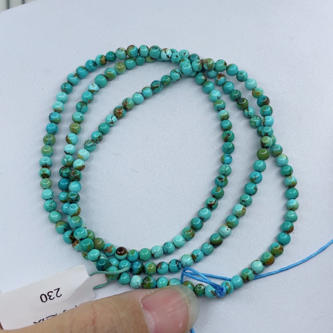 绿松石颈饰未镶嵌