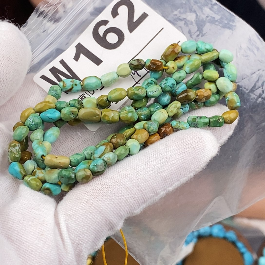 绿松石未镶嵌原矿