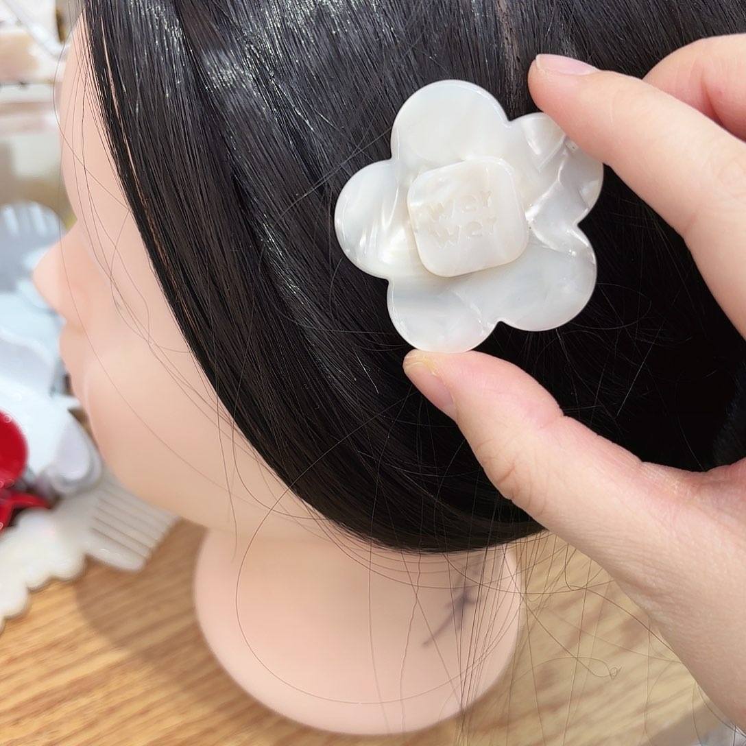 皮质铁合金中号花朵贝母