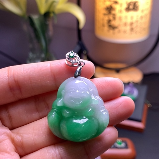 翡翠未镶嵌吊坠(赠链)