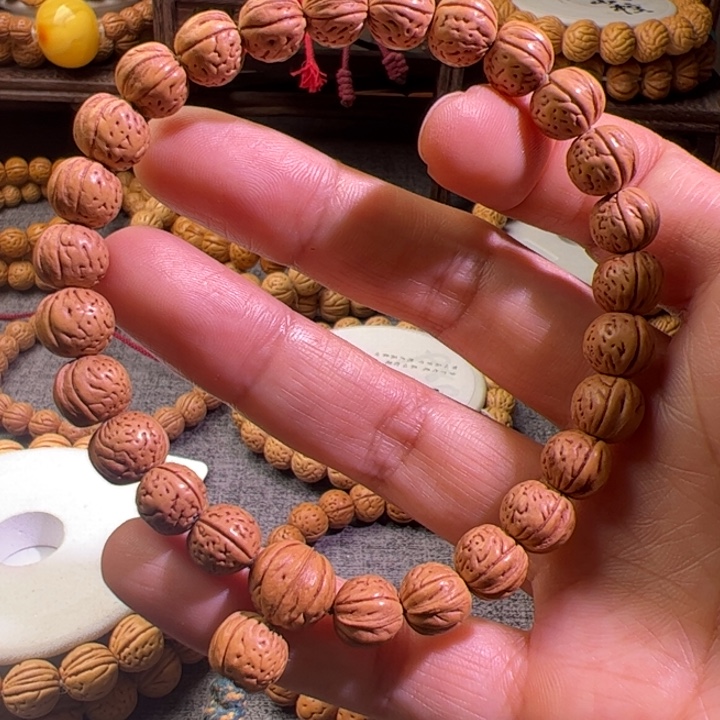 桃核吊坠10手持。福利