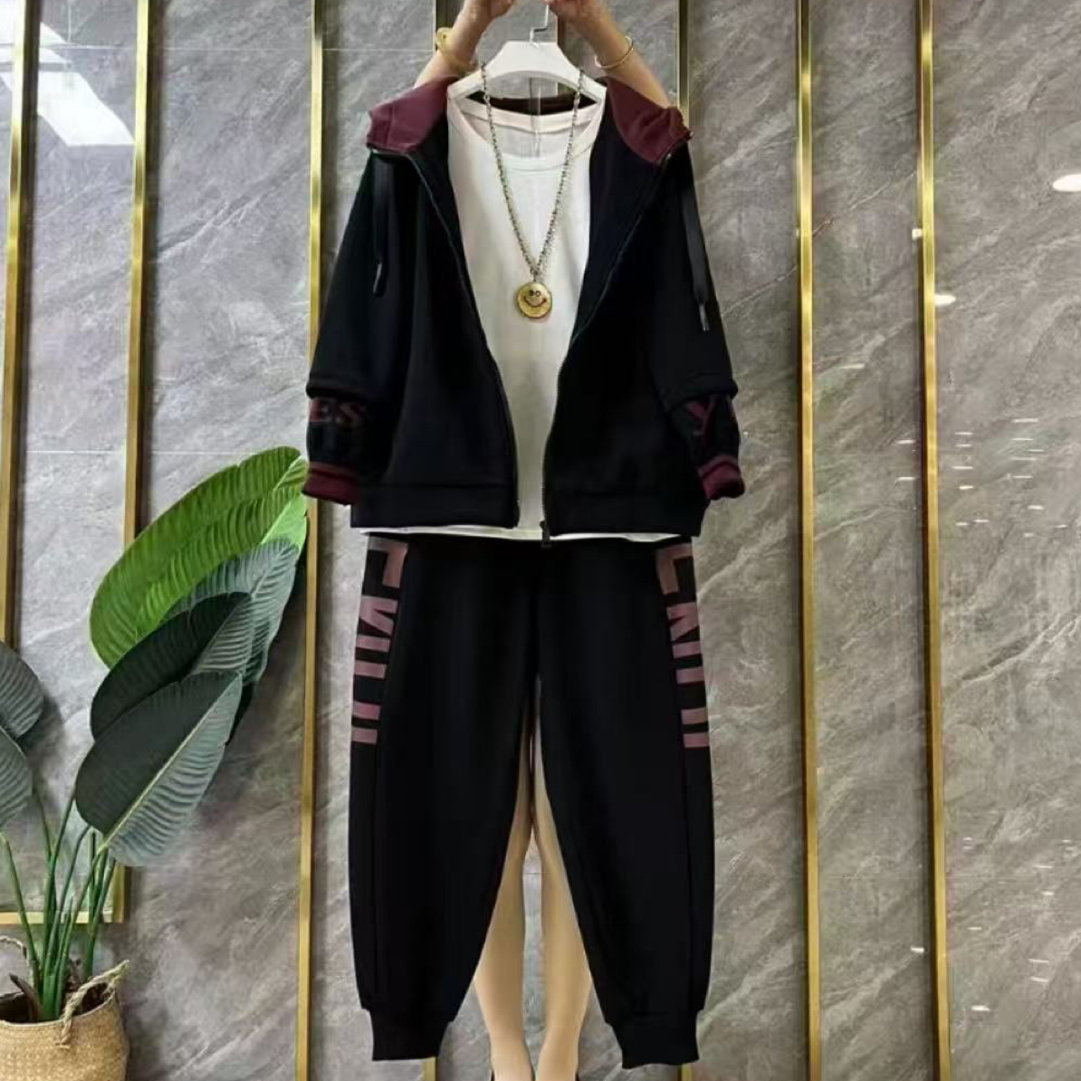 7551【胖小肉推荐】新款字母连帽开衫加绒套装