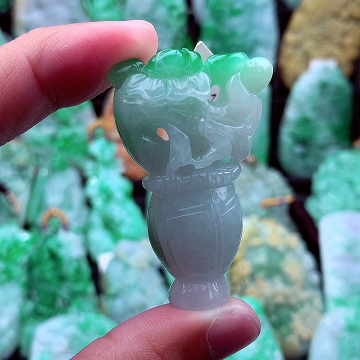 翡翠吊坠(不含链)未镶嵌