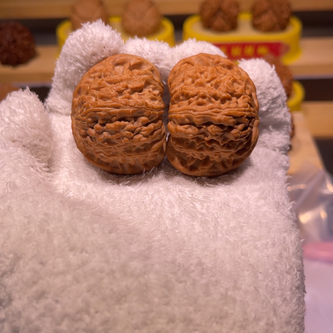 木***易吊坠桃核45闷白全