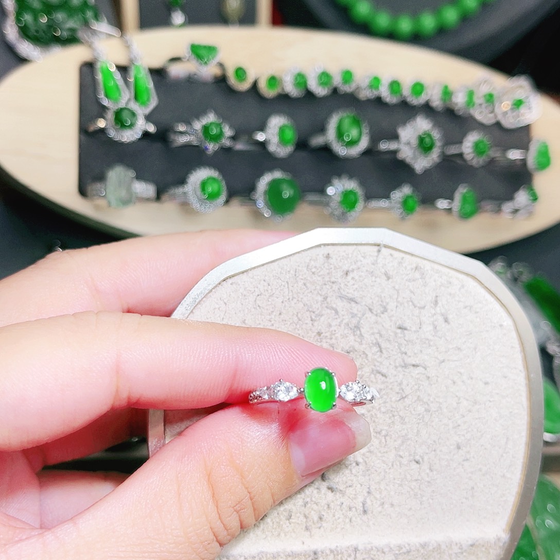 翡翠未镶嵌吊坠(不含链)裸石