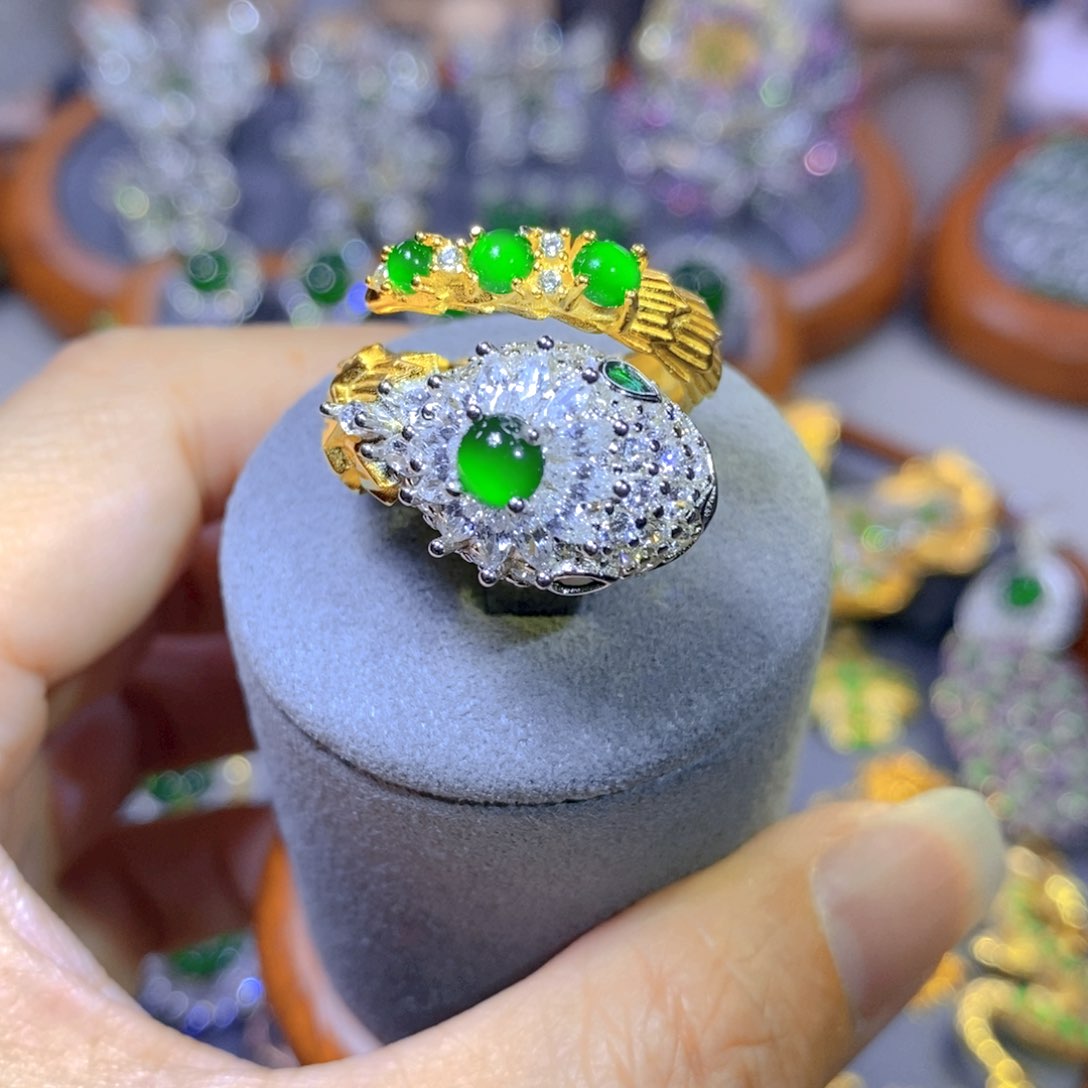 翡翠颈饰银S925镶嵌天然翡翠