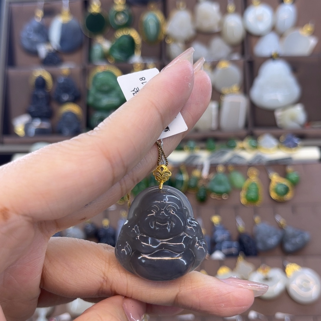 和田玉吊坠18K金镶嵌