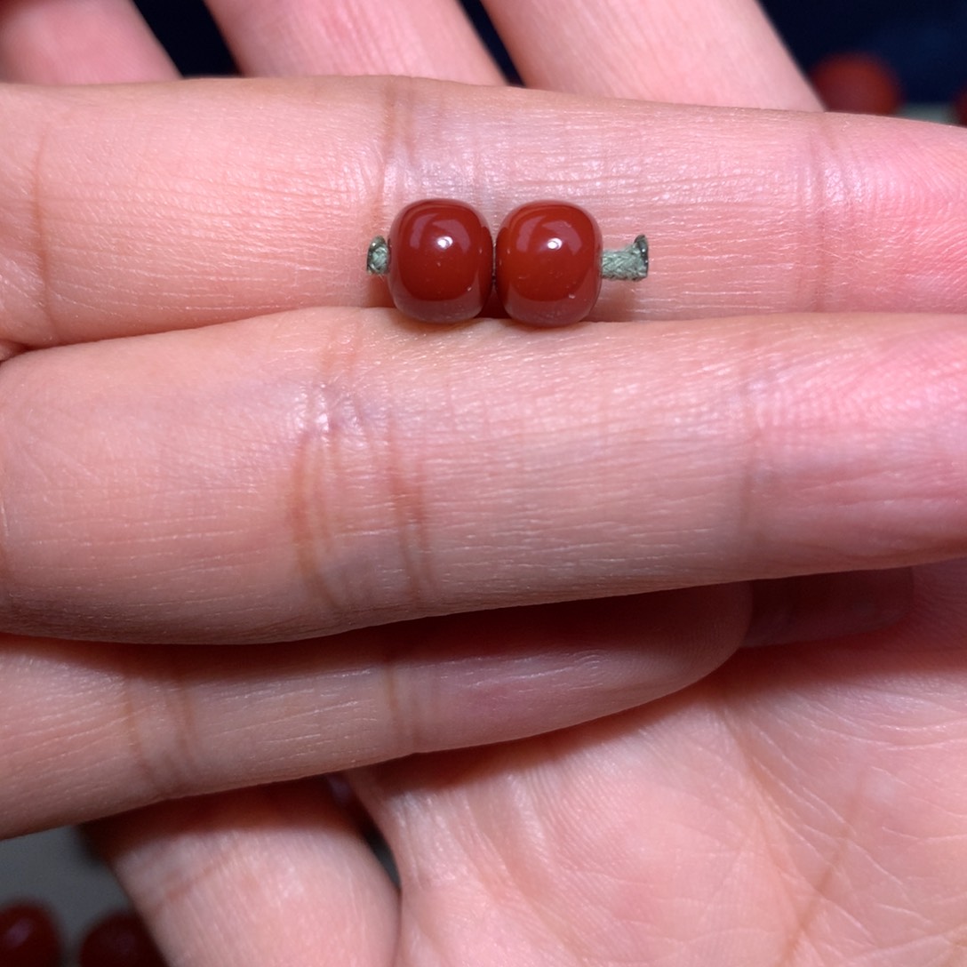 南红玛瑙满肉牛血红对珠微纹未镶嵌6.9×5.9