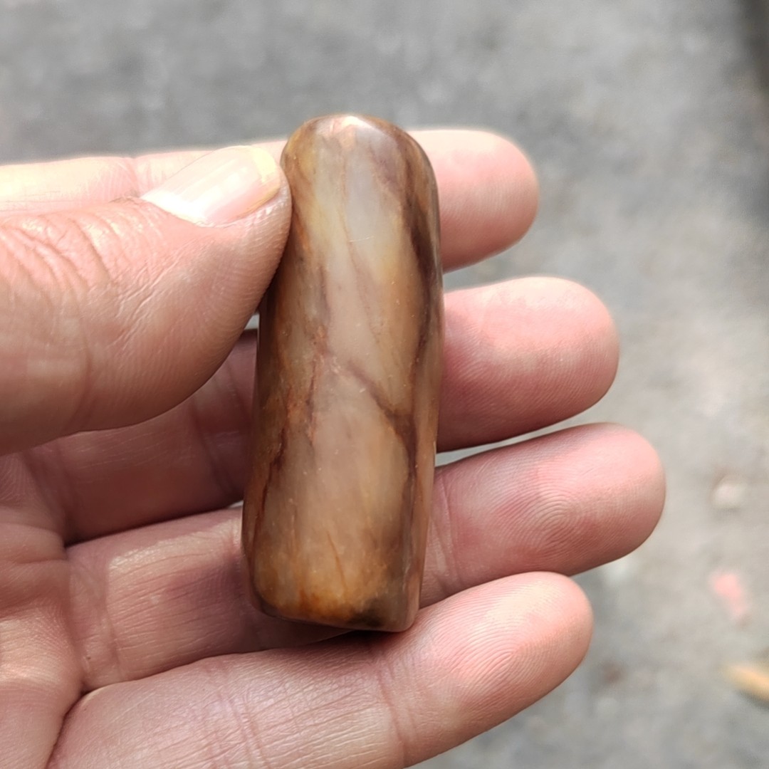 和田玉圆柱形玉勒子