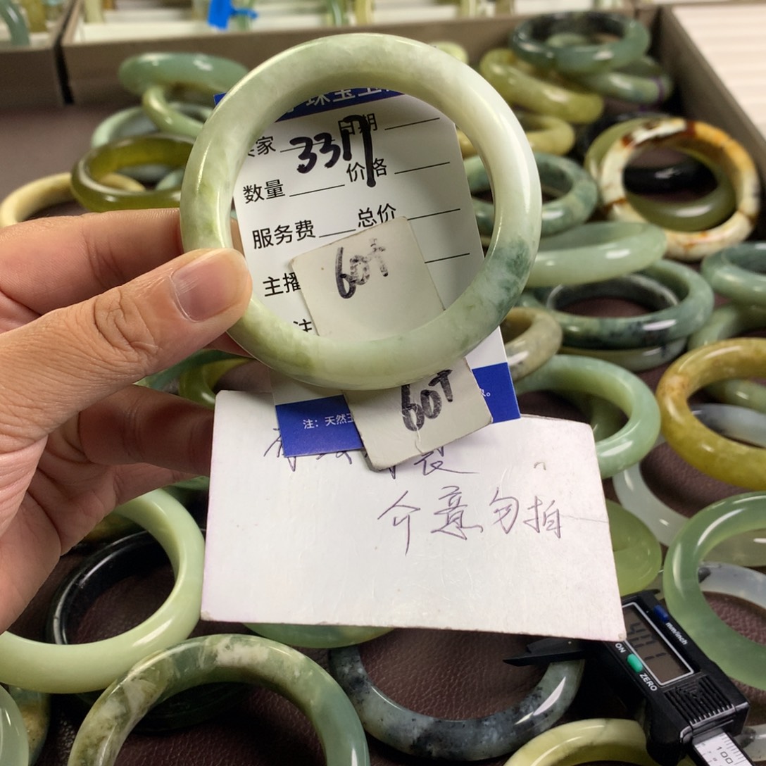 未镶嵌蛇纹石玉手镯3317