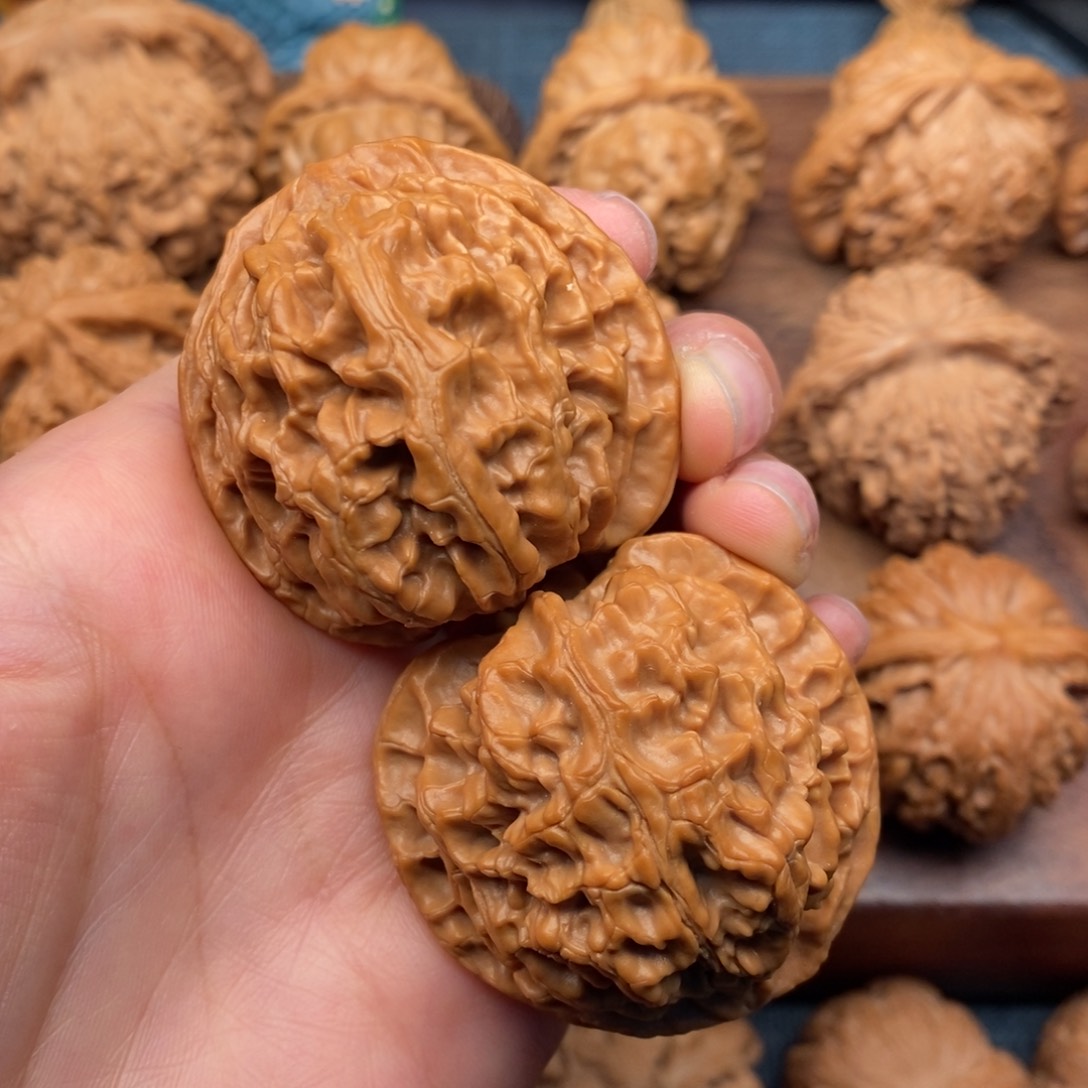 文玩核桃把件42全品，老树原桩苹果园