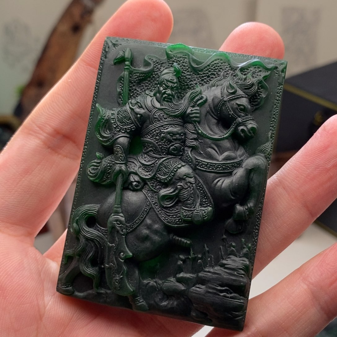 定制翡翠未镶嵌大**形翡翠