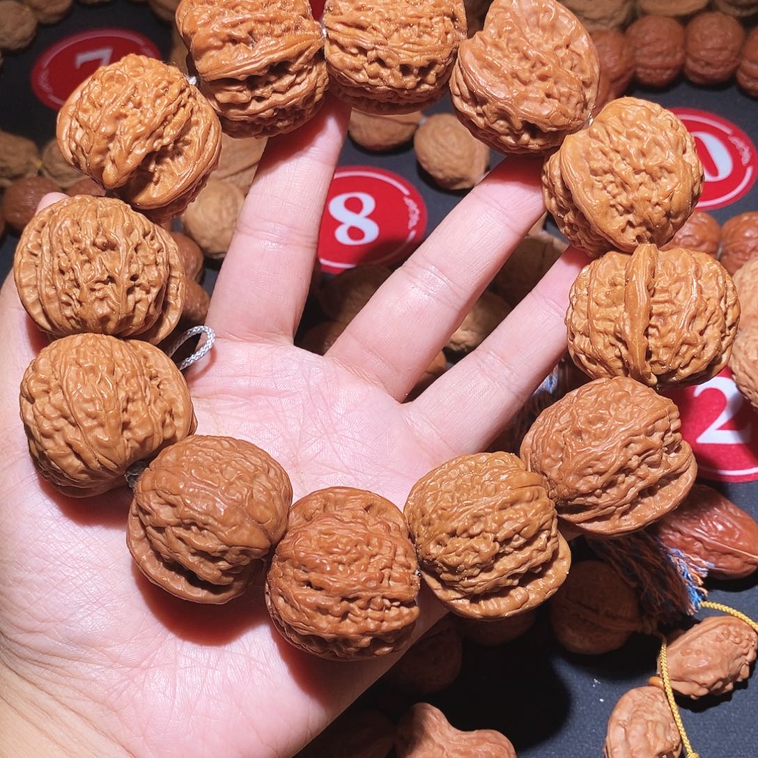 吊坠文玩核桃白狮子手持