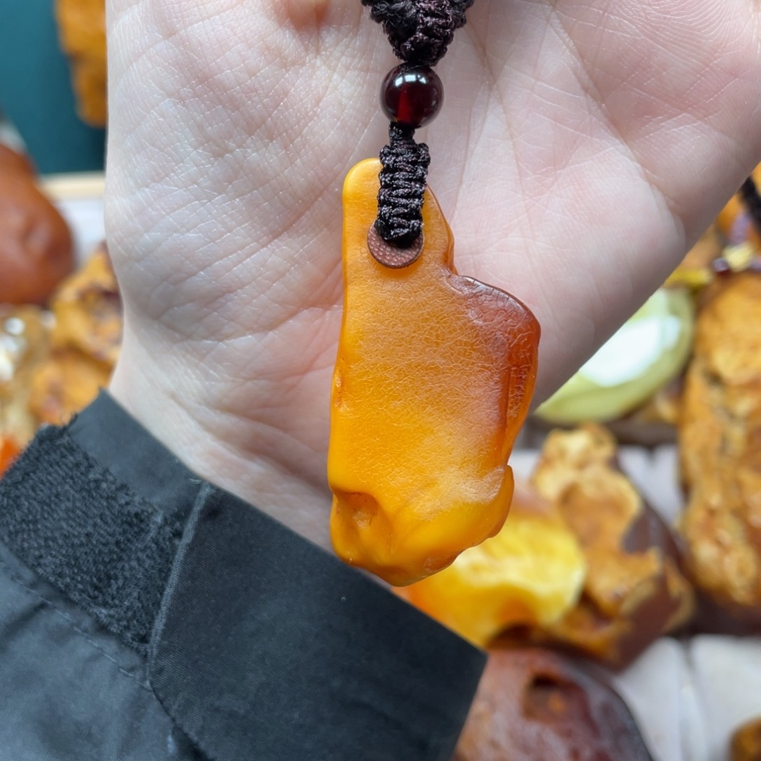 琥珀珠宝奇石未镶嵌