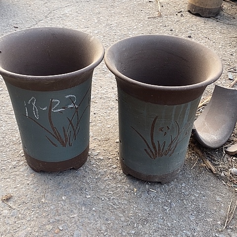 中国宜兴紫砂花盆，